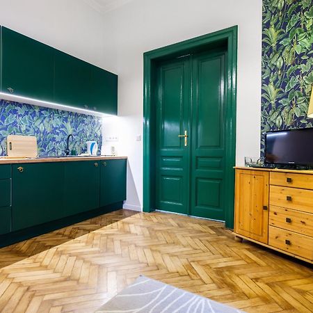 Tyzenhauz Apartments Lobzowska Street Краков Экстерьер фото